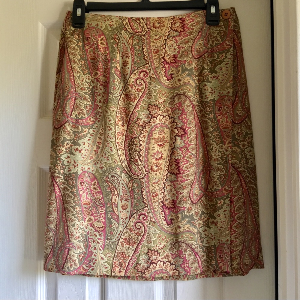 Beautiful Talbots paisley wrap skirt !!💐 SALE!